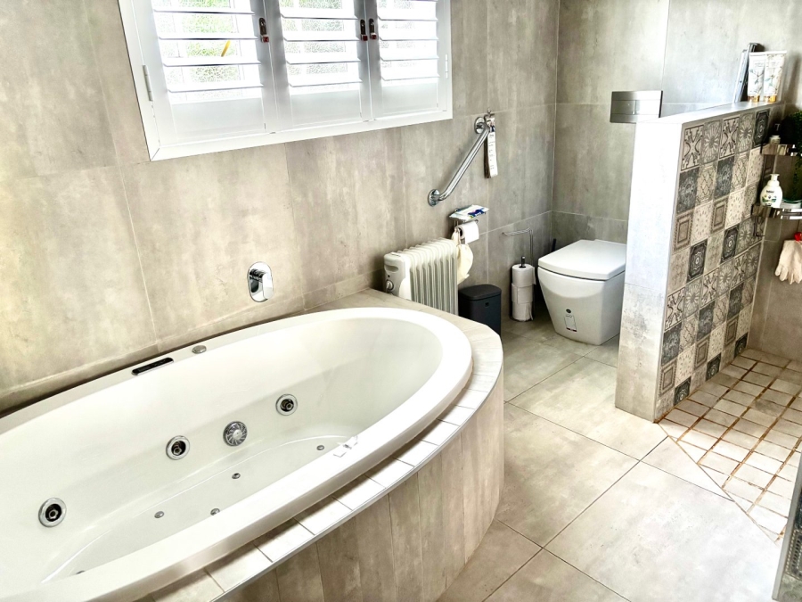 4 Bedroom Property for Sale in Wilkoppies North West